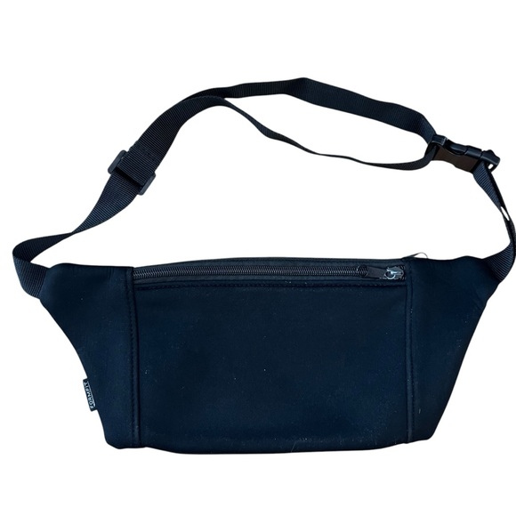 Formfit black belt bag - Picture 3 of 5